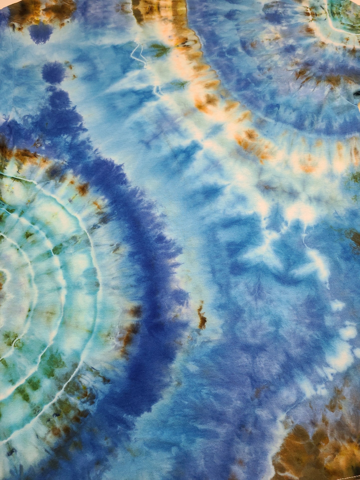 Blue Water Islands XL V neck Tie Dye Tee