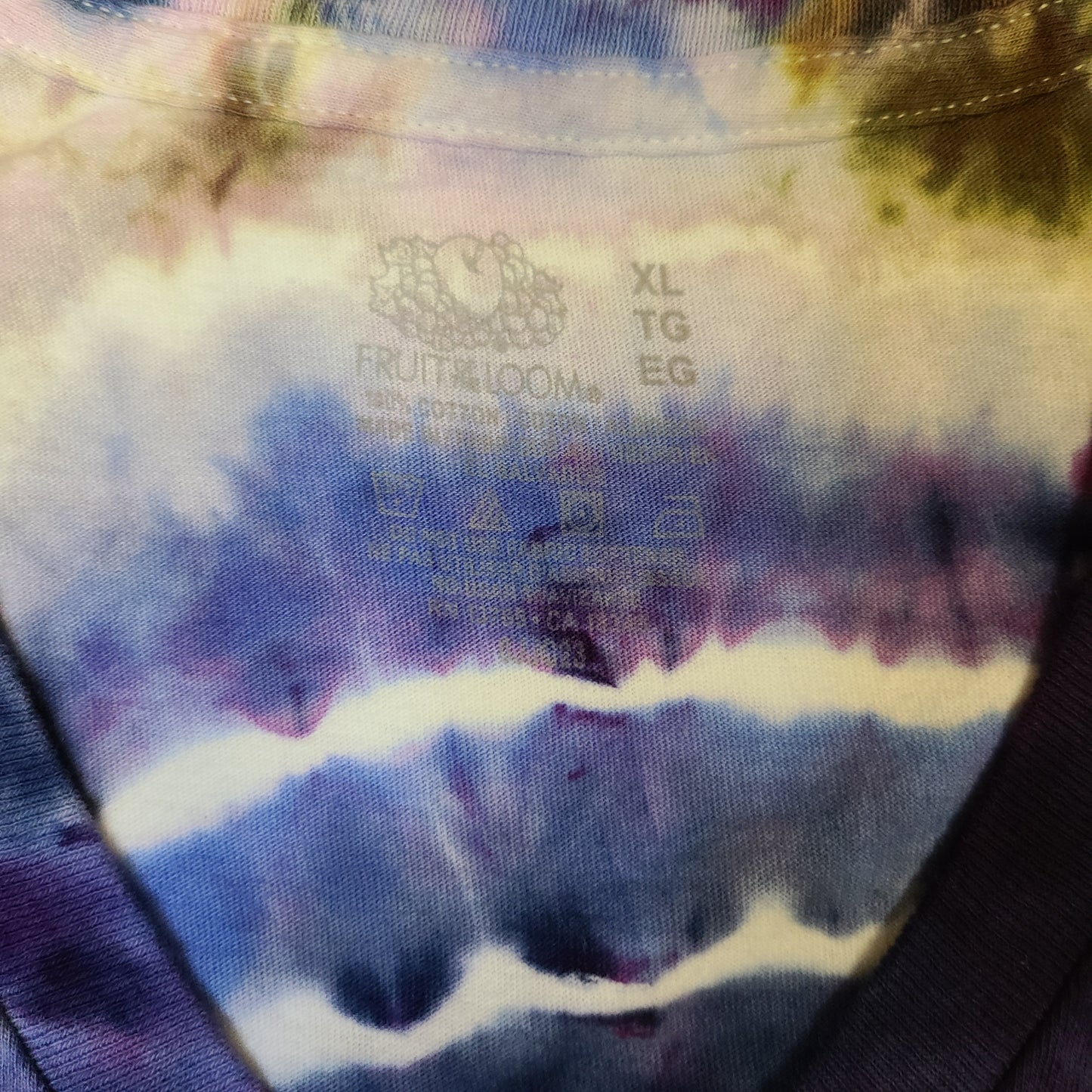 Mermaid Cove XL V Neck Tie Dye Tee