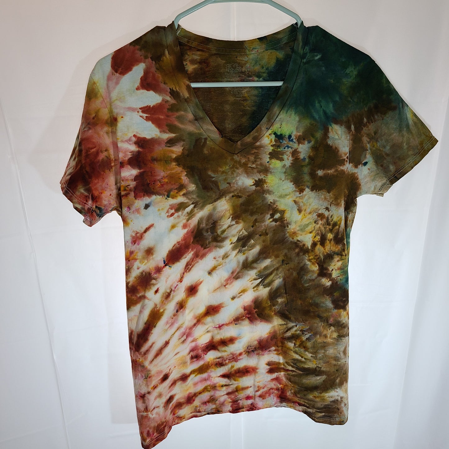 Strawberry Khaki Forest Small V neck Tie Dye