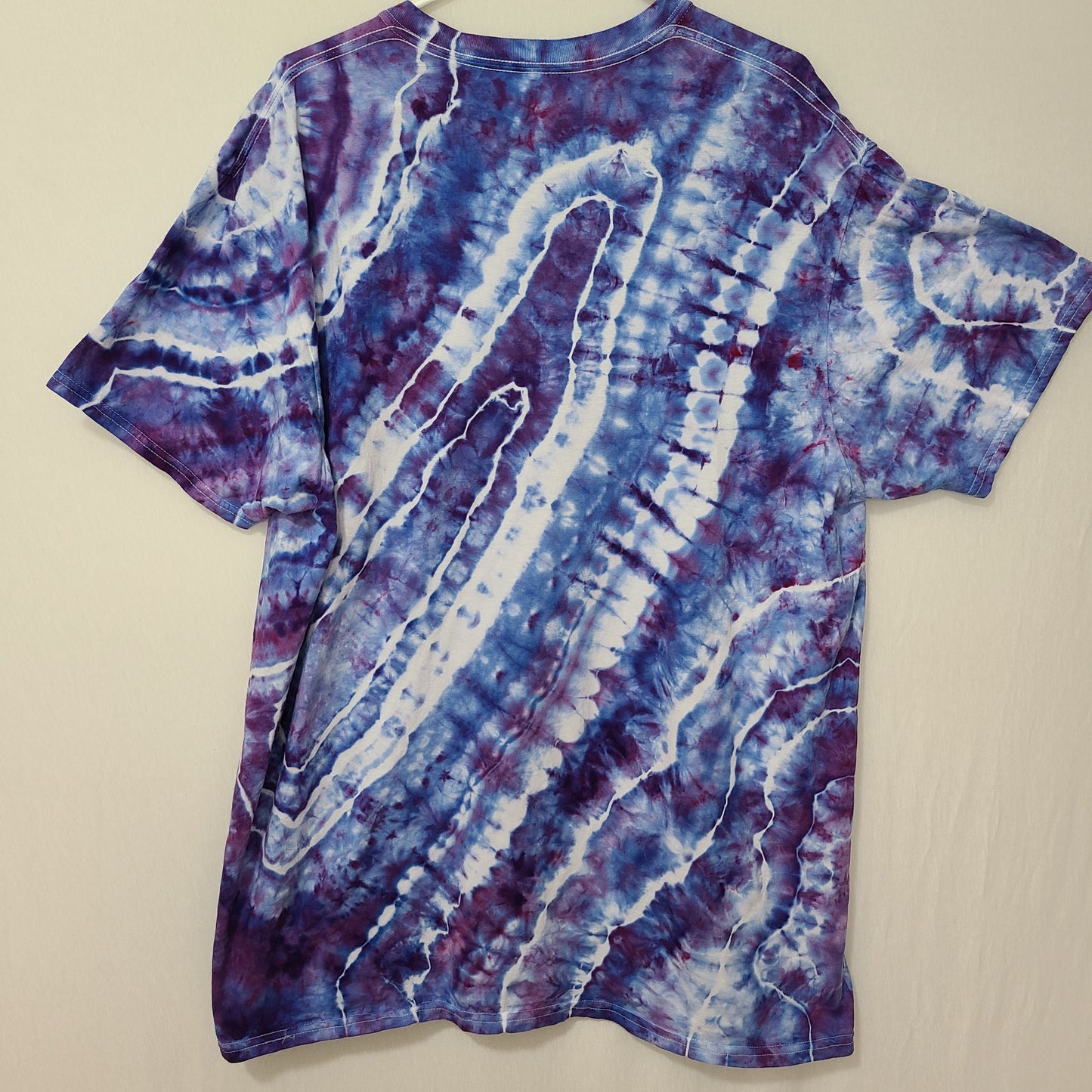 Lavender Wisteria Geodes 2XL Crew Neck Fresh Frozen Dyes Tee